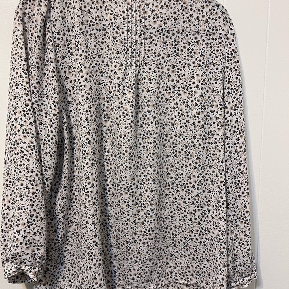 Classy work blouse - Picture 3 of 3